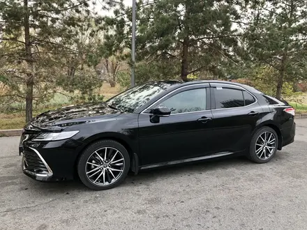 Toyota Camry 2021 года за 18 600 000 тг. в Алматы