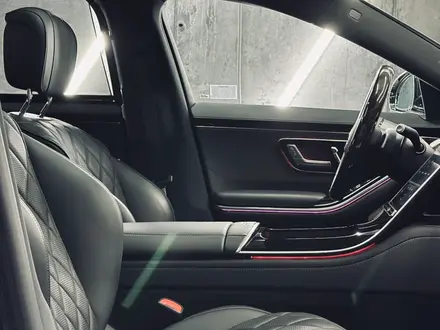 Mercedes-Benz S 580 2023 года за 64 900 000 тг. в Алматы – фото 13