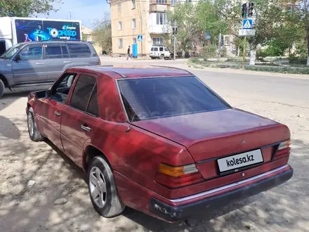 Mercedes-Benz E 220 1990 года за 1 700 000 тг. в Сатпаев – фото 3