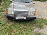 Mercedes-Benz E 260 1987 годаүшін1 200 000 тг. в Усть-Каменогорск – фото 3