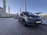 Volkswagen Multivan 2022 года за 35 000 000 тг. в Астана – фото 2