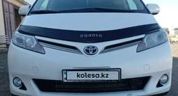 Toyota Previa 2014 года за 10 600 000 тг. в Актобе