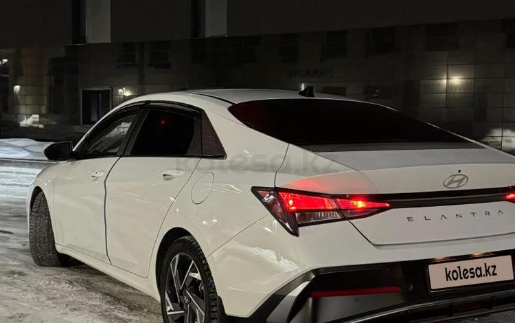 Hyundai Elantra — миниатюра 3