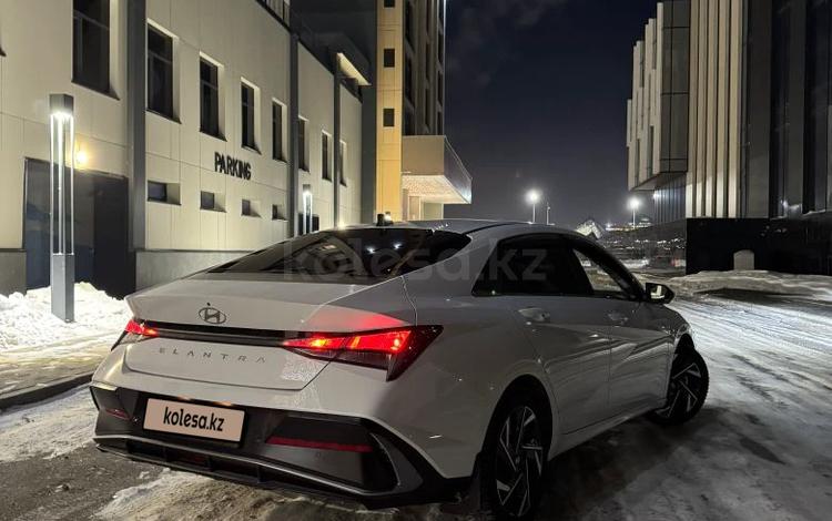 Hyundai Elantra — миниатюра 4