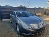 Hyundai Sonata 2010 года за 3 000 000 тг. в Атырау – фото 2