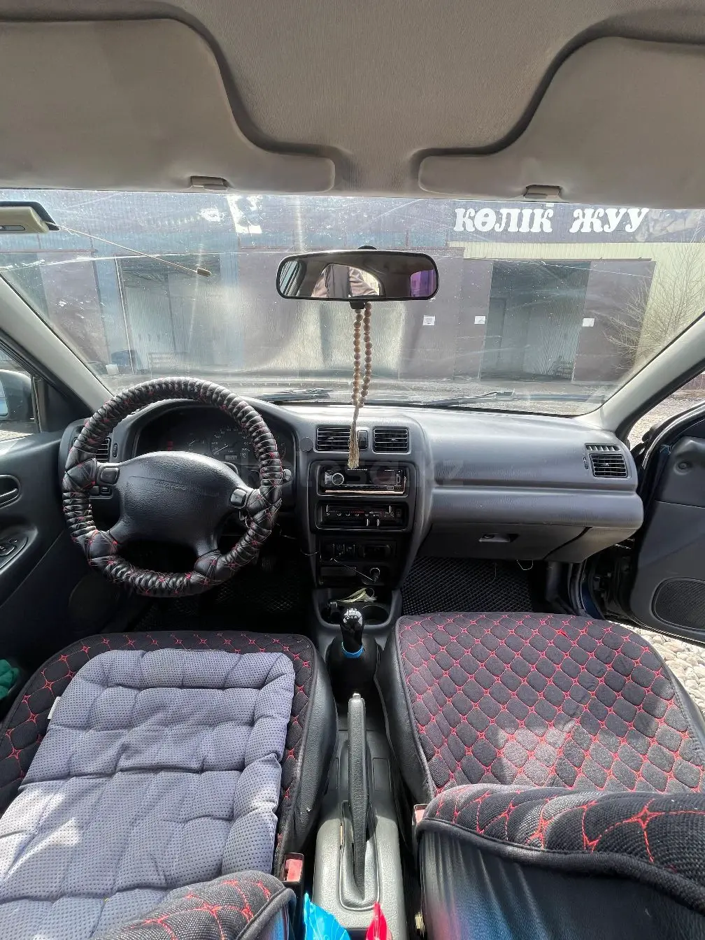 Mazda 323, 1997