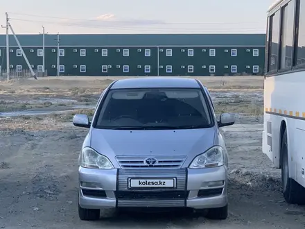 Toyota Ipsum 2004 года за 4 000 000 тг. в Атырау – фото 3