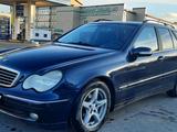 Mercedes-Benz C 200 2002 года за 3 200 000 тг. в Караганда