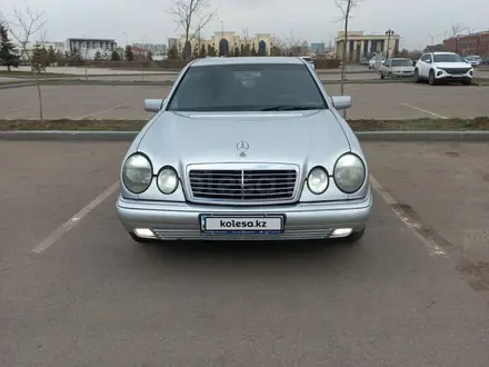 Mercedes-Benz E 280 1996 года за 2 900 000 тг. в Астана