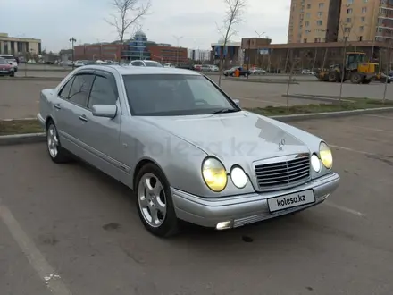 Mercedes-Benz E 280 1996 года за 2 900 000 тг. в Астана – фото 3