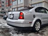 Volkswagen Passat 2002 года за 2 200 000 тг. в Уральск – фото 2