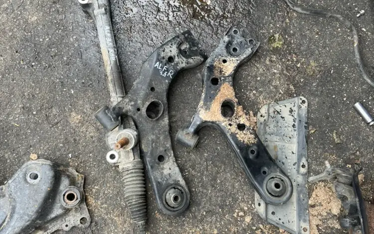 Рычаг Альфард передний за 18 000 тг. в Алматы