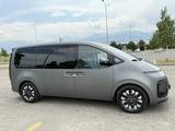 Hyundai Staria 2023 года за 26 500 000 тг. в Алматы – фото 4