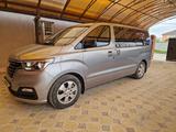 Hyundai Starex 2018 года за 13 300 000 тг. в Атырау