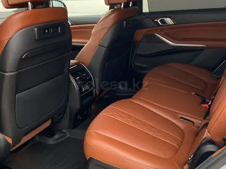 BMW X7 XDrive 40i 2022 года за 45 700 000 тг. в Астана – фото 11