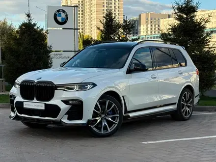 BMW X7 XDrive 40i 2022 года за 45 700 000 тг. в Астана