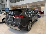 Toyota RAV4 Luxe+ 2025 года за 25 990 000 тг. в Атырау – фото 4
