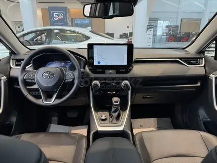 Toyota RAV4 Luxe+ 2025 года за 25 990 000 тг. в Атырау – фото 11