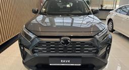 Toyota RAV4 Luxe+ 2025 года за 25 990 000 тг. в Атырау – фото 2
