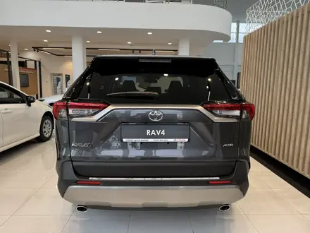 Toyota RAV4 Luxe+ 2025 года за 25 990 000 тг. в Атырау – фото 5