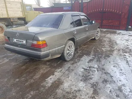 Mercedes-Benz E 230 1992 года за 1 800 000 тг. в Тараз – фото 6