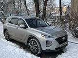 Hyundai Santa Fe 2020 года за 13 000 000 тг. в Алматы