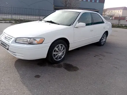 Toyota Camry 1999 года за 3 300 000 тг. в Тараз – фото 2