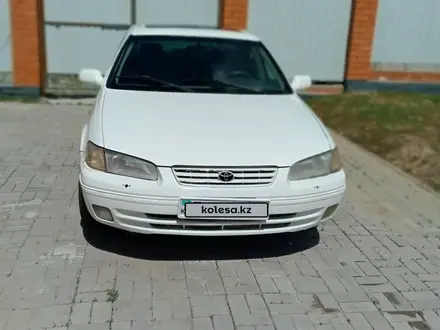 Toyota Camry 1999 года за 2 450 000 тг. в Актобе – фото 10