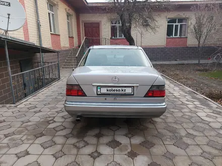 Mercedes-Benz E 220 1995 года за 3 200 000 тг. в Туркестан – фото 5