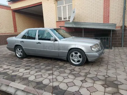 Mercedes-Benz E 220 1995 года за 3 200 000 тг. в Туркестан – фото 8