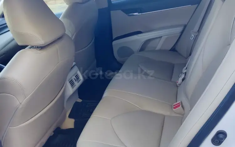Toyota Camry 2022 года за 12 000 000 тг. в Атырау