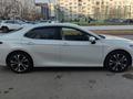 Toyota Camry 2022 года за 12 000 000 тг. в Атырау – фото 3