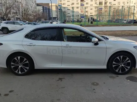 Toyota Camry 2022 года за 12 000 000 тг. в Атырау – фото 3