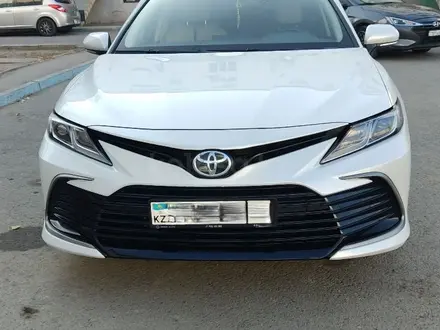Toyota Camry 2022 года за 12 000 000 тг. в Атырау – фото 5