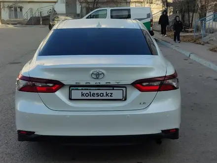 Toyota Camry 2022 года за 12 000 000 тг. в Атырау – фото 6