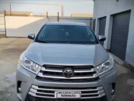 Toyota Highlander 2018 года за 12 000 000 тг. в Атырау – фото 8
