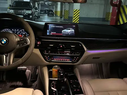 BMW M5 2018 года за 32 000 000 тг. в Алматы – фото 11