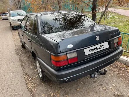 Volkswagen Passat 1993 года за 1 450 000 тг. в Астана – фото 2