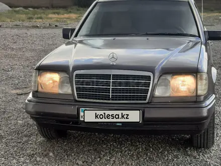 Mercedes-Benz E 220 1993 годаүшін2 400 000 тг. в Шымкент – фото 2