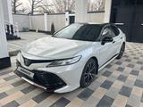 Toyota Camry 2020 года за 14 200 000 тг. в Шымкент