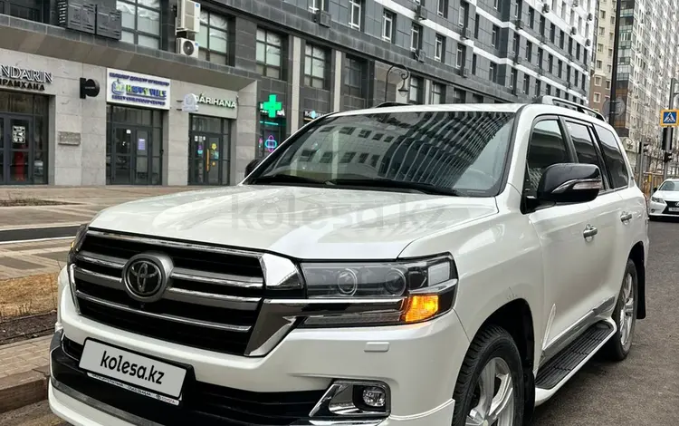 Toyota Land Cruiser 2019 года за 40 000 000 тг. в Астана