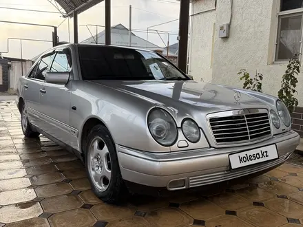 Mercedes-Benz E 320 1998 года за 4 500 000 тг. в Шымкент