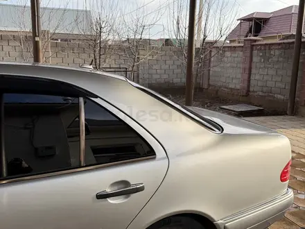 Mercedes-Benz E 320 1998 года за 4 500 000 тг. в Шымкент – фото 14