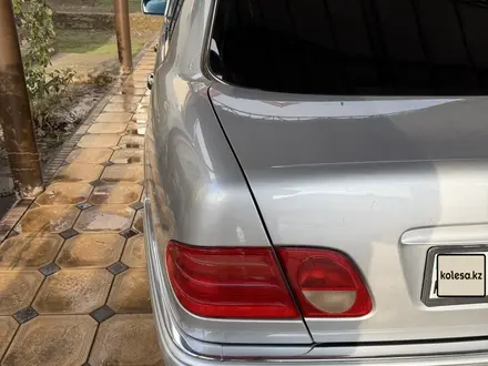 Mercedes-Benz E 320 1998 года за 4 500 000 тг. в Шымкент – фото 17