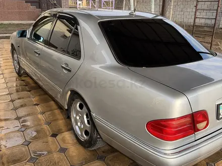 Mercedes-Benz E 320 1998 года за 4 500 000 тг. в Шымкент – фото 18