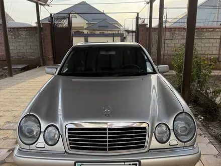 Mercedes-Benz E 320 1998 года за 4 500 000 тг. в Шымкент – фото 20