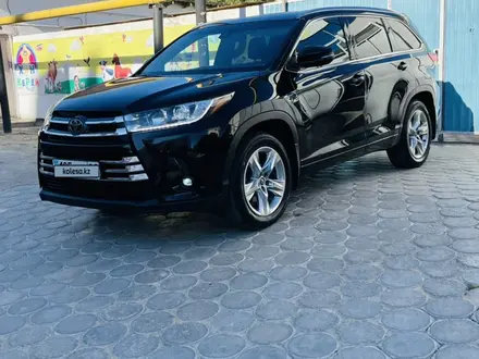 Toyota Highlander 2017 года за 18 800 000 тг. в Актау – фото 2