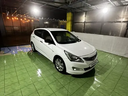 Hyundai Solaris 2015 года за 5 500 000 тг. в Актау – фото 2