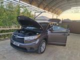 Toyota Highlander 2016 года за 9 500 000 тг. в Жанаозен – фото 2
