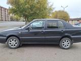 Volkswagen Vento 1995 года за 1 600 000 тг. в Караганда – фото 4